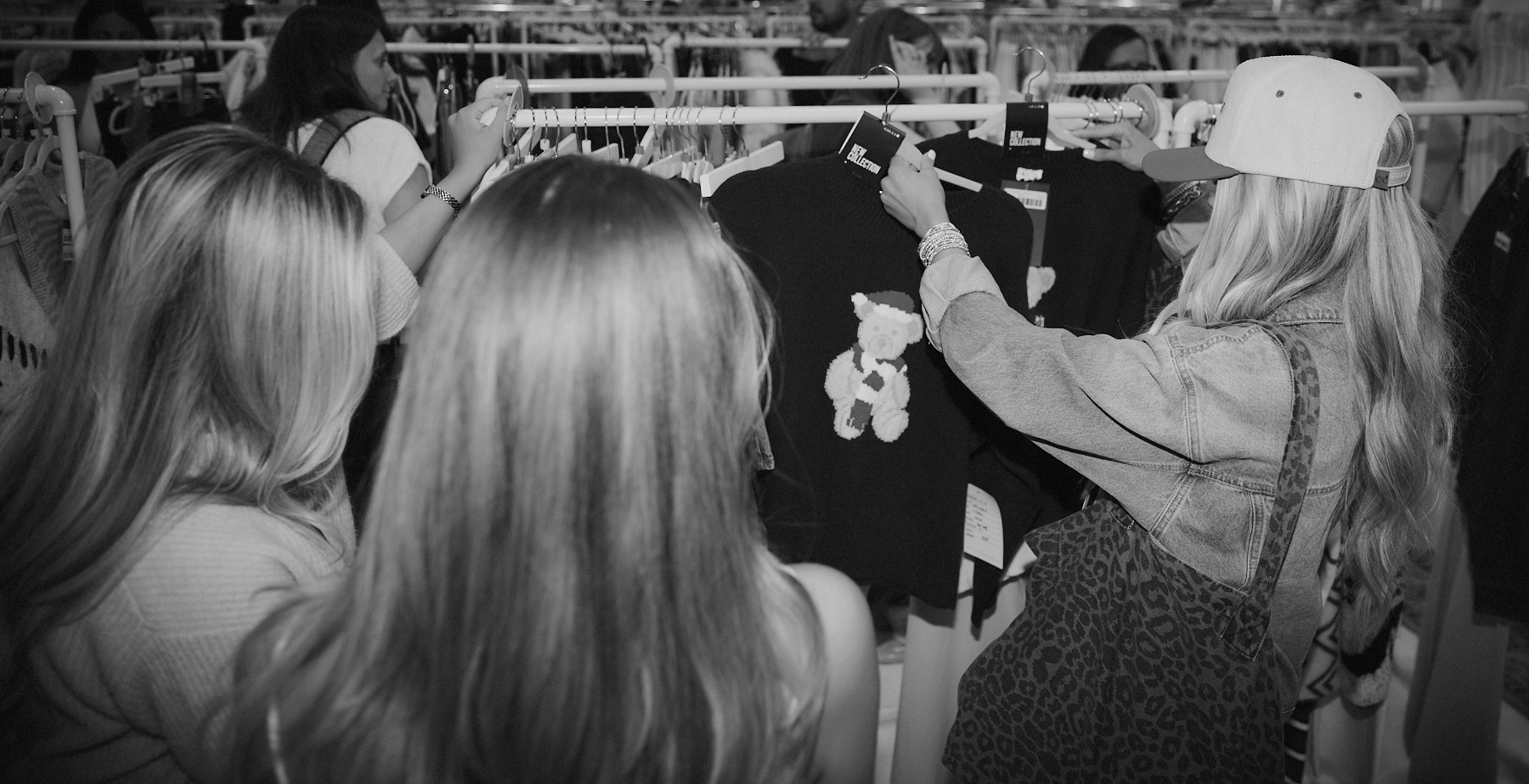 The Gilli booth at a tradeshow